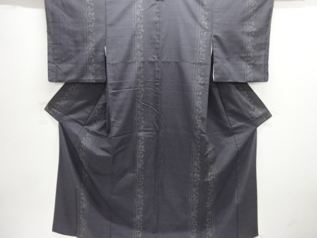 未使用品　花唐草模様織出し本場結城紬100亀甲着物（石下）